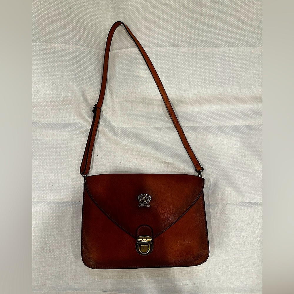 Brown leather crossbody bag
